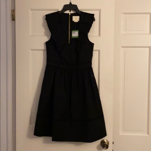 Kate Spade black dress. Comes to above the knee - Picture 2 of 7